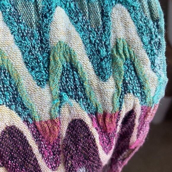 Flamestitch Pattern Neck Scarf - Picture 5 of 5